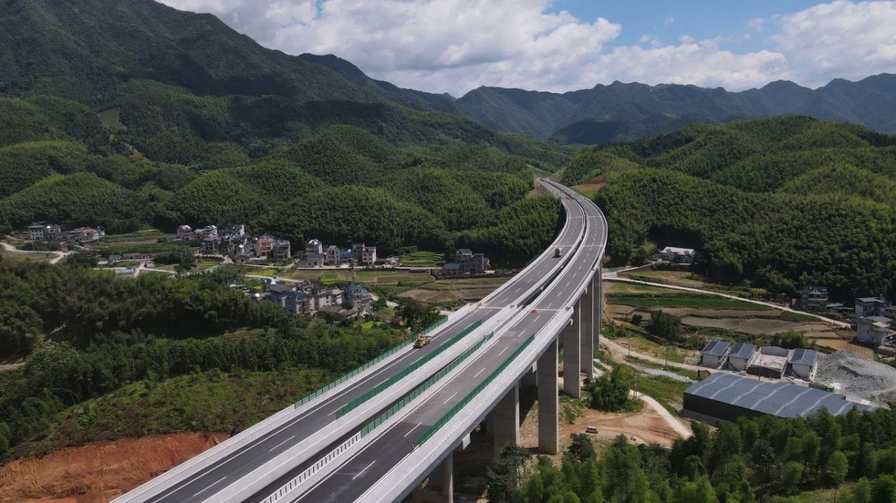 2、二标东峰大桥2.JPG