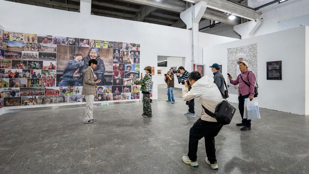 （第五小标三）世界摄影人大会展览，作者雷宁.jpg