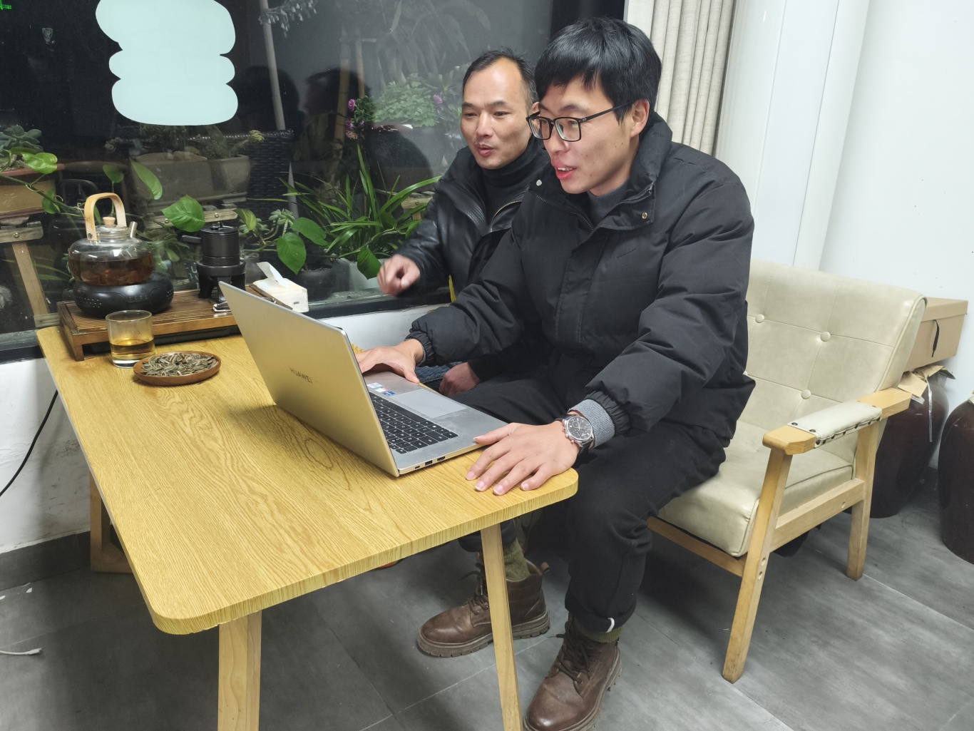干部叶顺风教授湖光山色做好短视频编辑.jpg