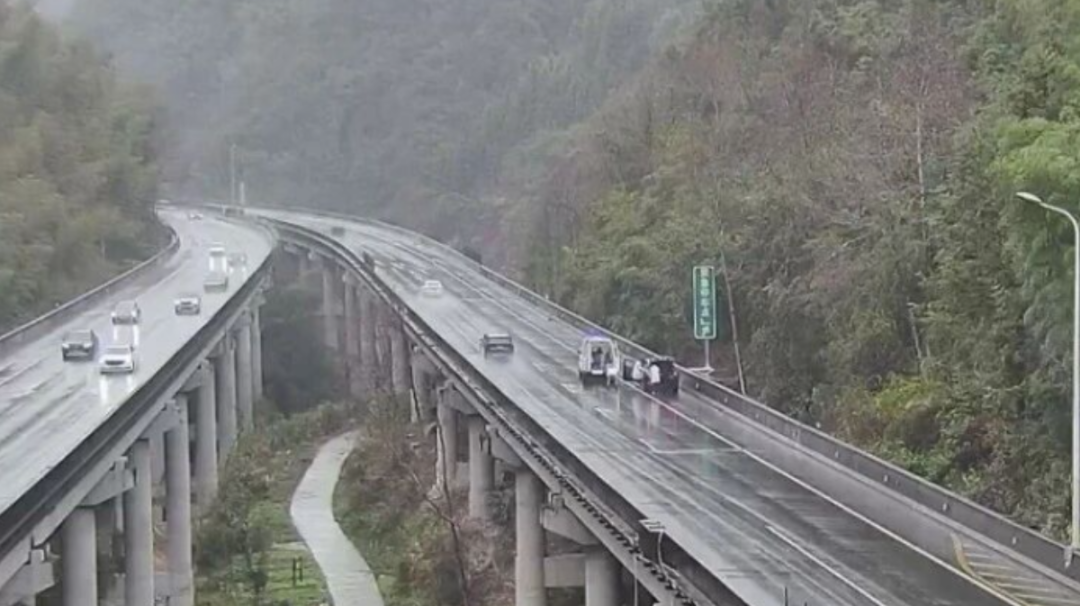 施救人员后方预警.jpg