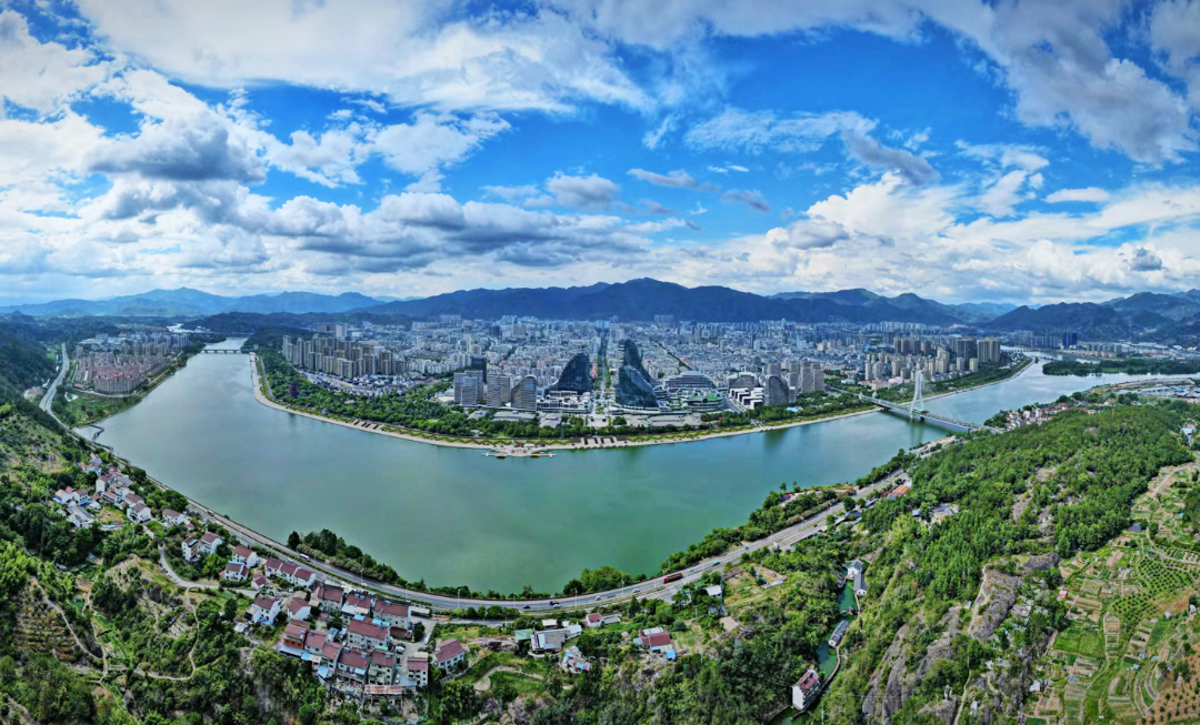 8e4532aa-b8cf-4126-8744-86d972878283.jpg