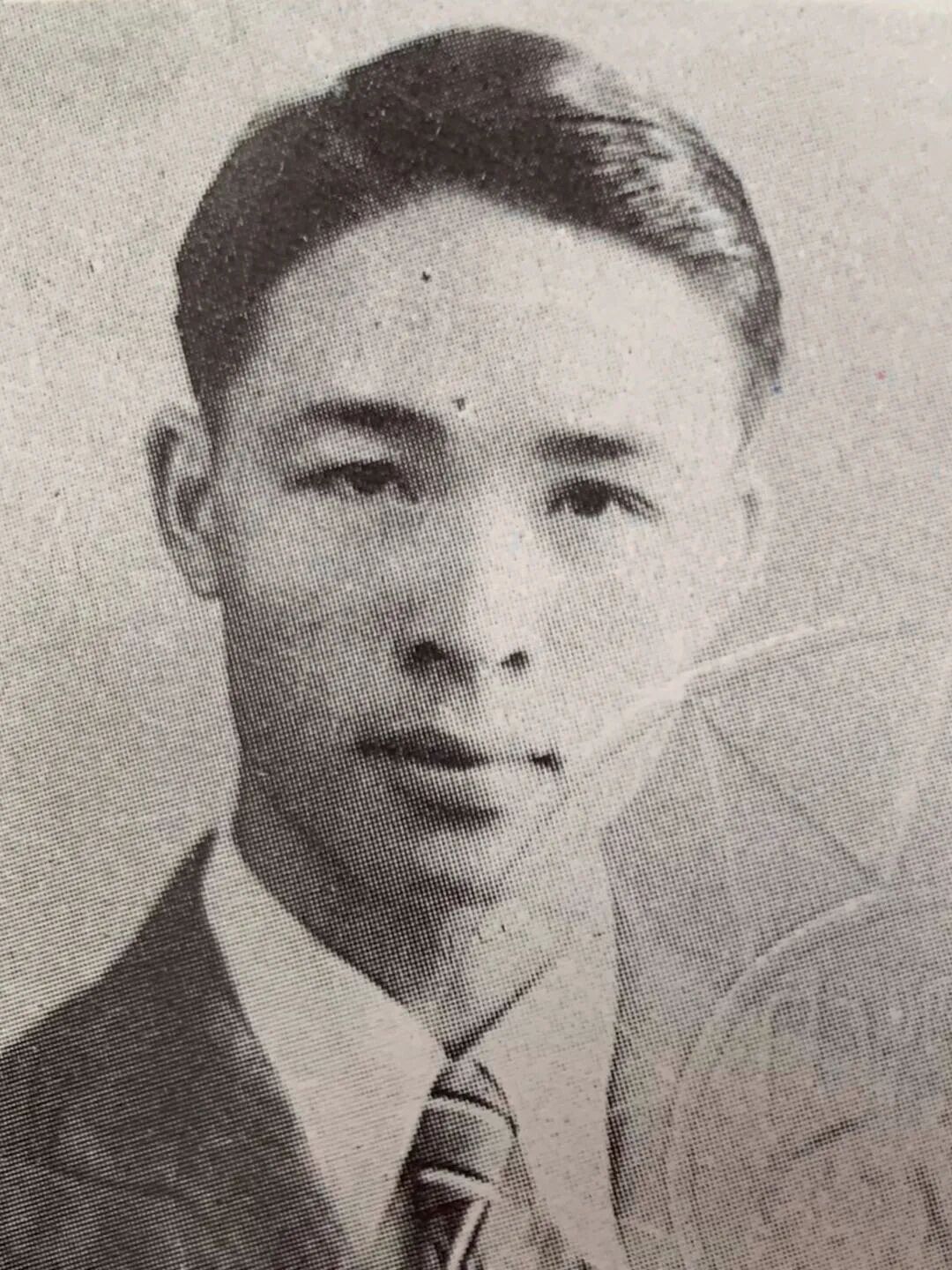 施平 .jpg