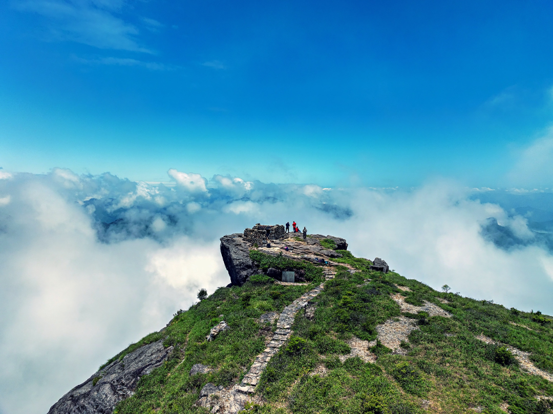 千八线上烧香岩的景色 屏南镇供图.jpg